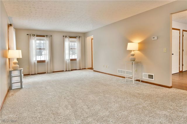 658 Center Street W, Warren, OH 44481