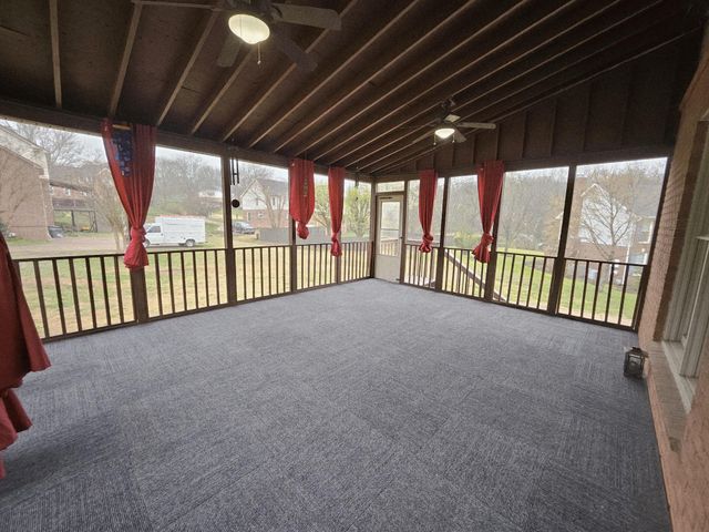 208 E Bend Ct, Old Hickory, TN 37138