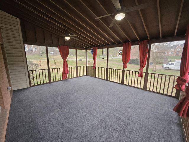 208 E Bend Ct, Old Hickory, TN 37138