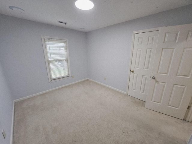 208 E Bend Ct, Old Hickory, TN 37138