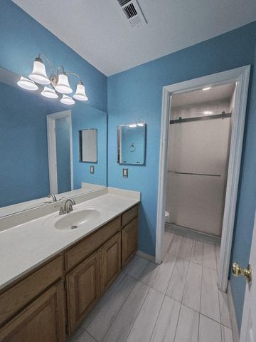 208 E Bend Ct, Old Hickory, TN 37138