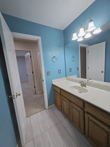 208 E Bend Ct, Old Hickory, TN 37138