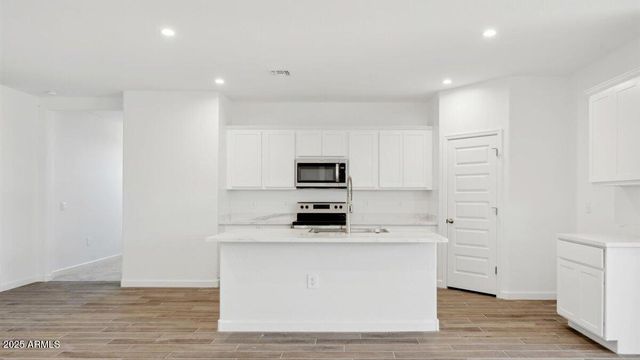 2883 W Sonrisa Avenue, Apache Junction, AZ 85120