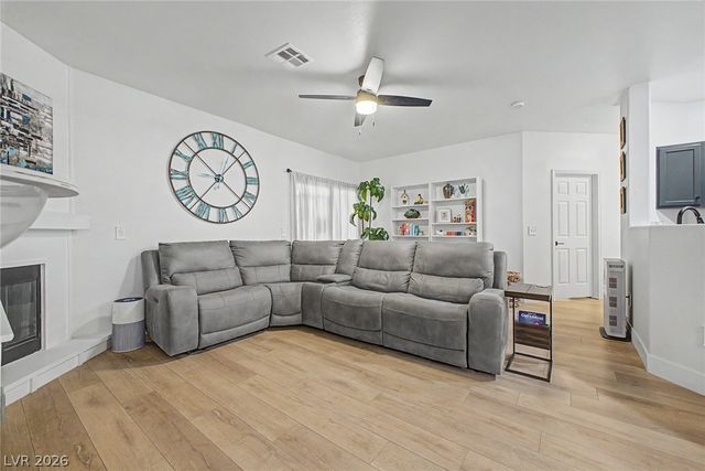 1713 Sky Of Red Drive 204, Las Vegas, NV 89128