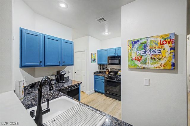 1713 Sky Of Red Drive 204, Las Vegas, NV 89128