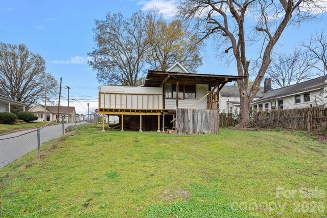 74 Meadow Avenue, Concord, NC 28025