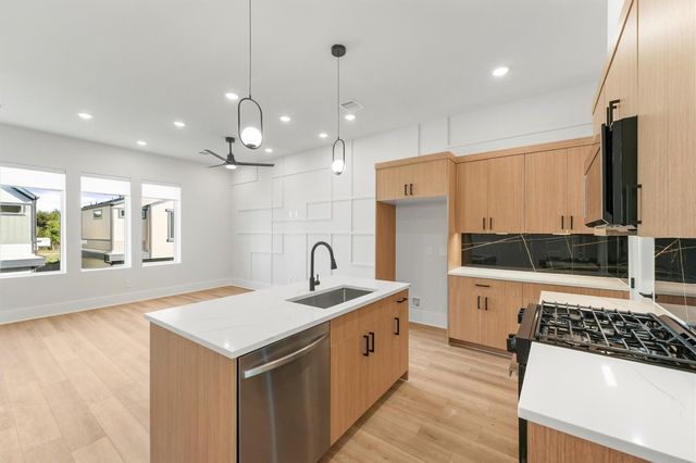 5304 Teodoro Lane, Houston, TX 77091