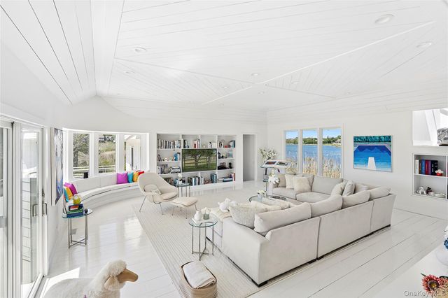 64 W End Road, East Hampton, NY 11937