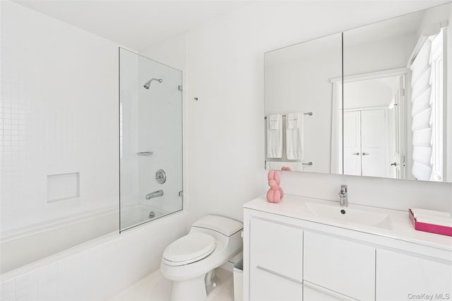 64 W End Road, East Hampton, NY 11937