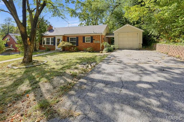 411 N Clay Avenue, St Louis, MO 63135