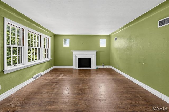 411 N Clay Avenue, St Louis, MO 63135