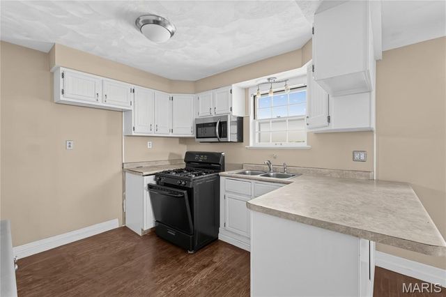 411 N Clay Avenue, St Louis, MO 63135