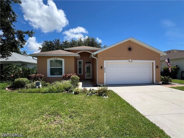 608 Crossfield CIR, Naples, FL 34104