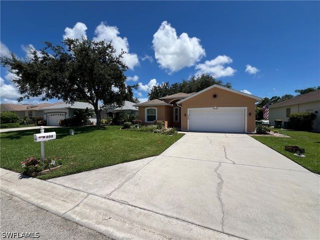 608 Crossfield CIR, Naples, FL 34104