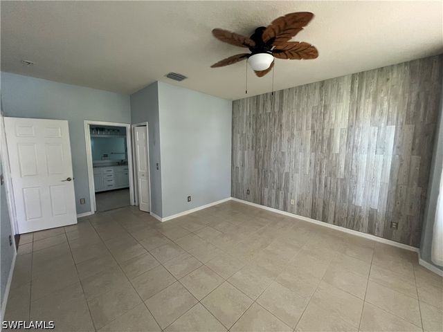 608 Crossfield CIR, Naples, FL 34104