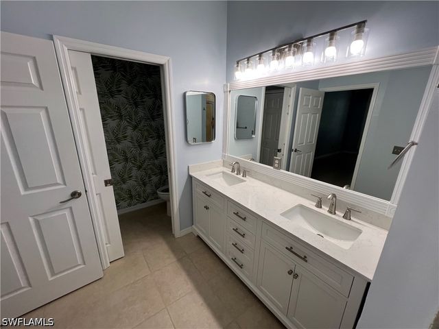 608 Crossfield CIR, Naples, FL 34104