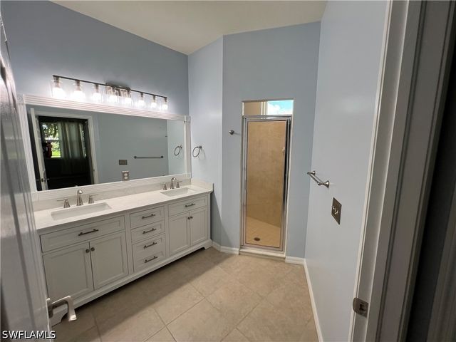 608 Crossfield CIR, Naples, FL 34104
