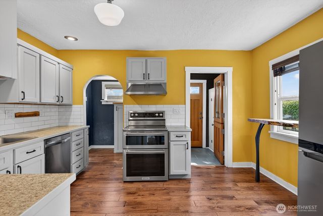 1825 Rucker Avenue, Everett, WA 98201