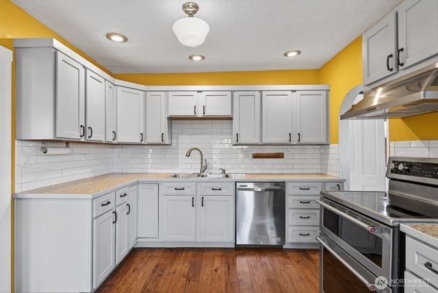 1825 Rucker Avenue, Everett, WA 98201