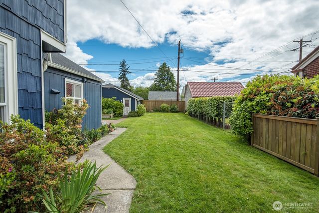 1825 Rucker Avenue, Everett, WA 98201