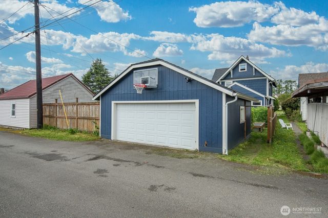 1825 Rucker Avenue, Everett, WA 98201