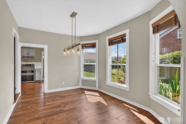 1825 Rucker Avenue, Everett, WA 98201