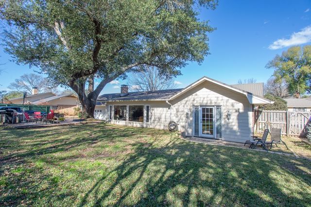 904 Clifford Street, Athens, TX 75751