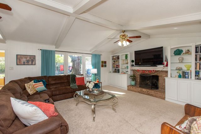 904 Clifford Street, Athens, TX 75751