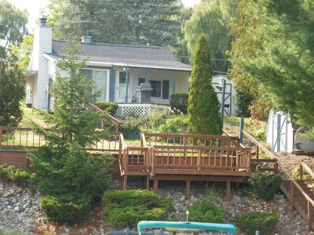 428 N Lake Street, Harrison, MI 48625
