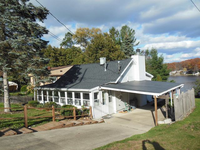 428 N Lake Street, Harrison, MI 48625