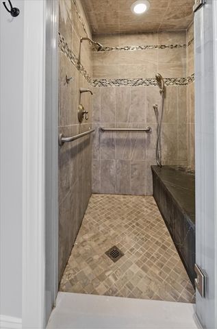 3 Set-N-Sun Drive, Scituate, RI 02831