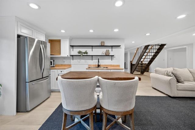 3 Set-N-Sun Drive, Scituate, RI 02831