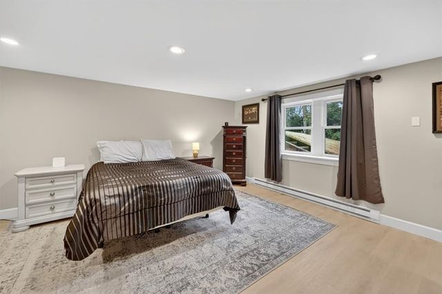 3 Set-N-Sun Drive, Scituate, RI 02831