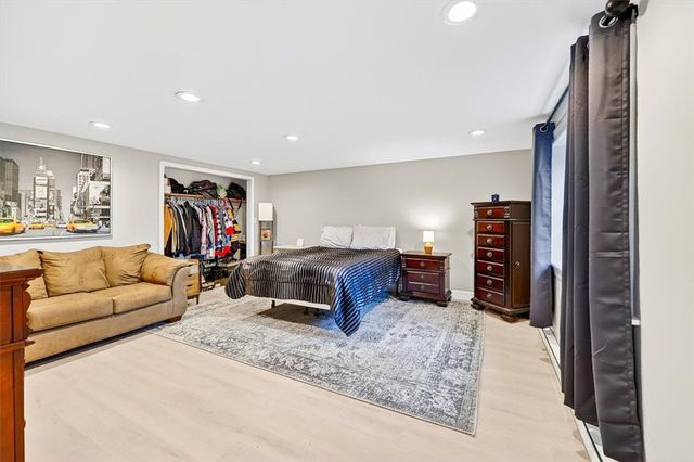 3 Set-N-Sun Drive, Scituate, RI 02831