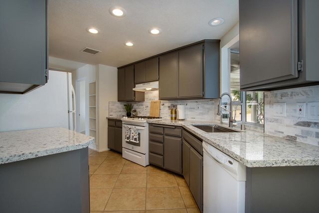 6910 Wamego Trail, Yucca Valley, CA 92284