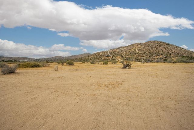 6910 Wamego Trail, Yucca Valley, CA 92284