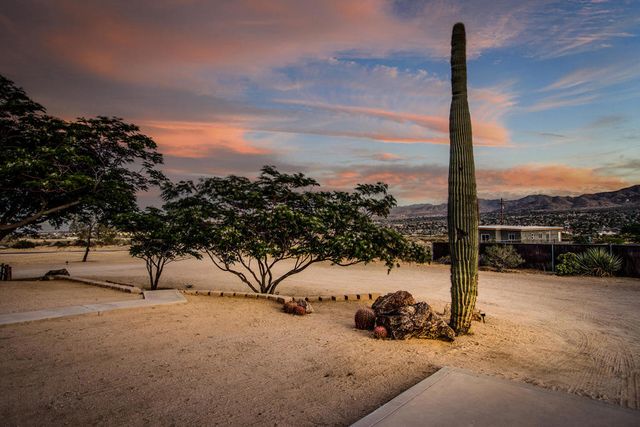 6910 Wamego Trail, Yucca Valley, CA 92284