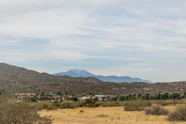 6910 Wamego Trail, Yucca Valley, CA 92284