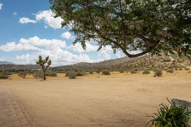 6910 Wamego Trail, Yucca Valley, CA 92284