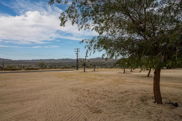 6910 Wamego Trail, Yucca Valley, CA 92284