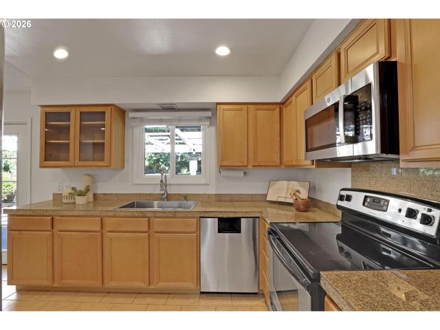 9065 Sw WASHINGTON St, Portland, OR 97225