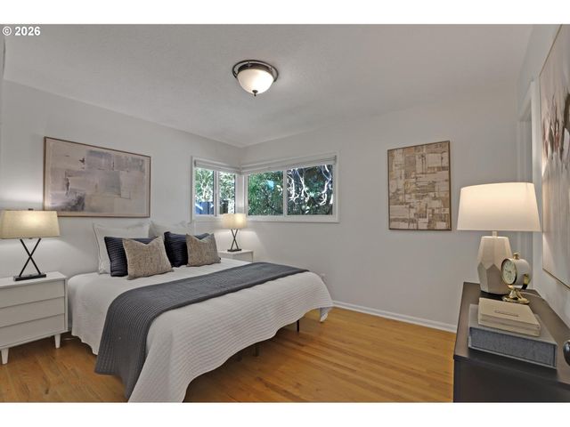 9065 Sw WASHINGTON St, Portland, OR 97225