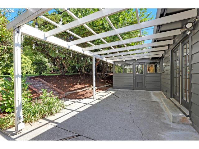 9065 Sw WASHINGTON St, Portland, OR 97225