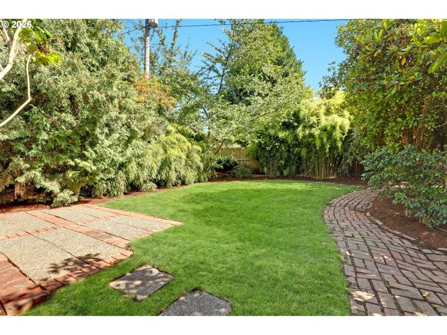 9065 Sw WASHINGTON St, Portland, OR 97225