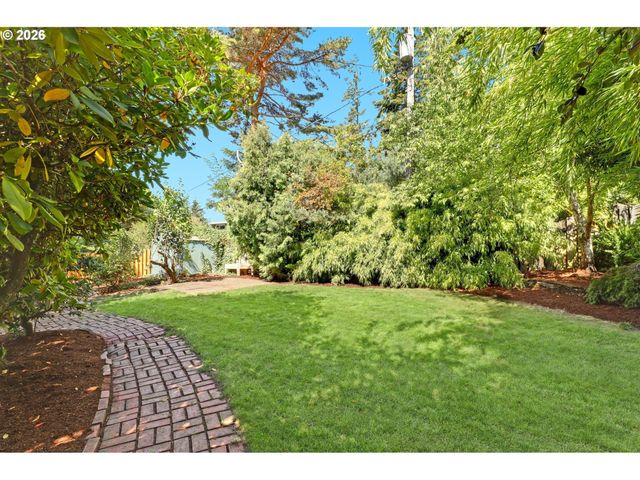 9065 Sw WASHINGTON St, Portland, OR 97225