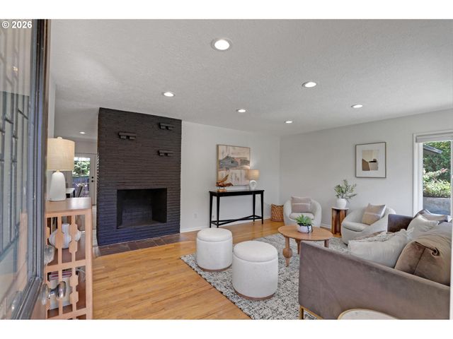 9065 Sw WASHINGTON St, Portland, OR 97225