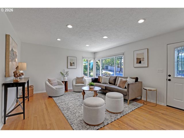9065 Sw WASHINGTON St, Portland, OR 97225