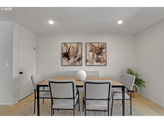 9065 Sw WASHINGTON St, Portland, OR 97225