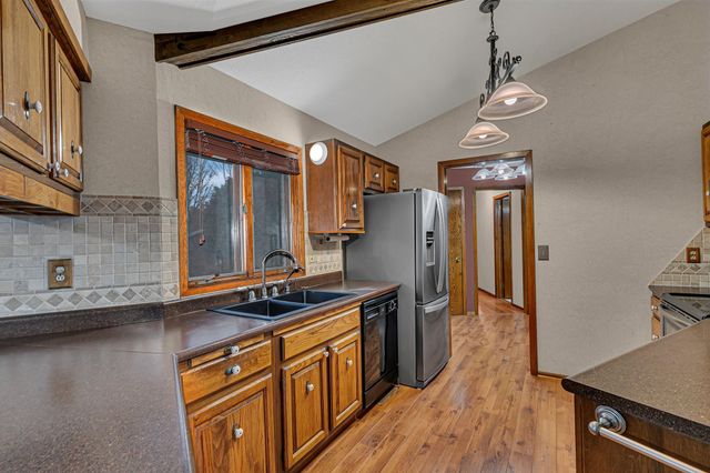 1720 48th Avenue NE, Willmar, MN 56201