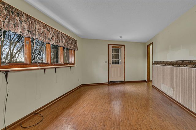 1720 48th Avenue NE, Willmar, MN 56201